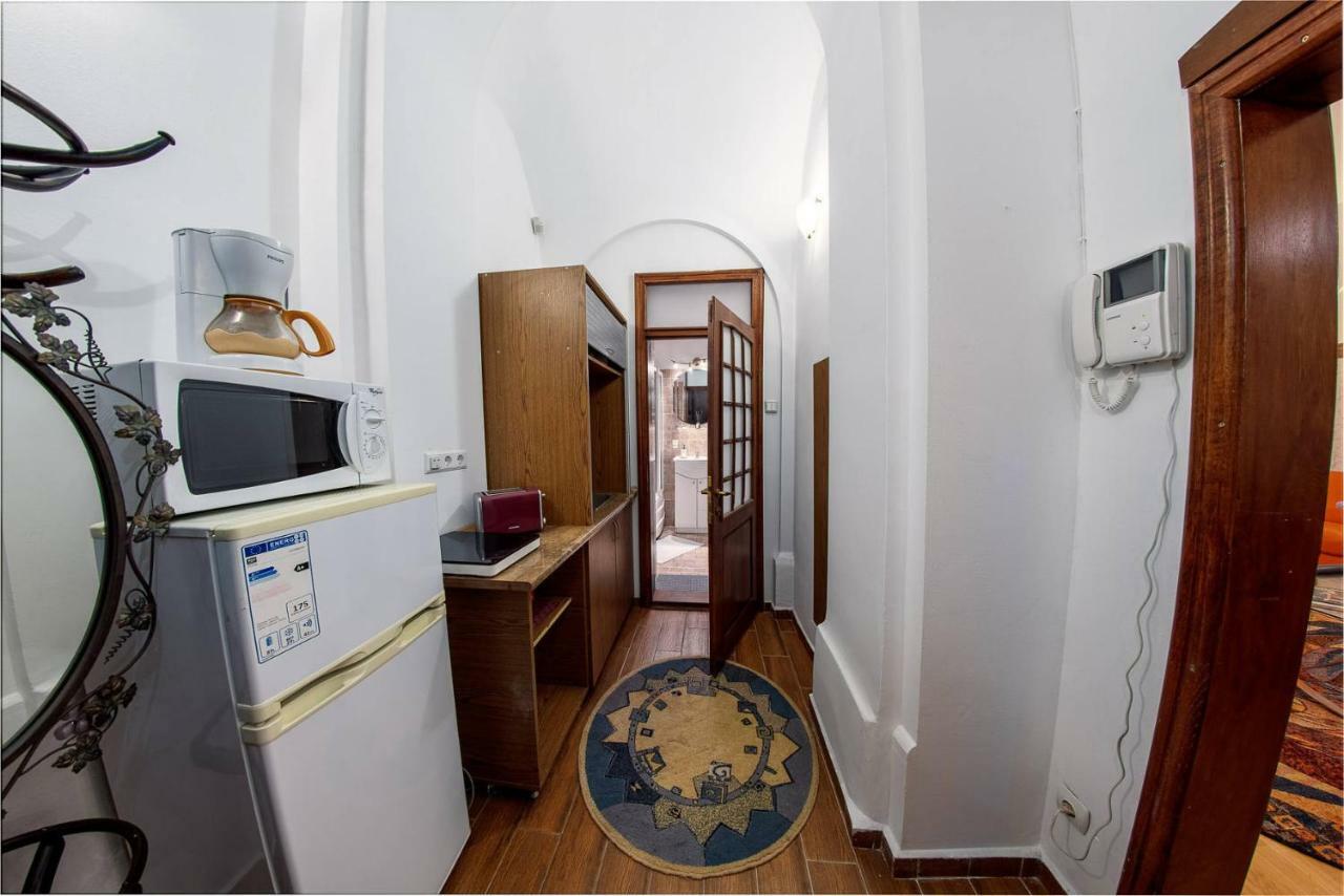בראשוב Ada Old Town Apartments 3 מראה חיצוני תמונה